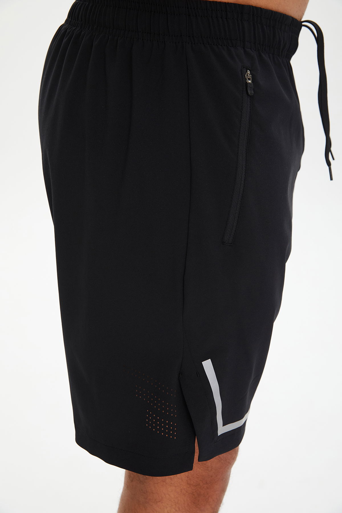 Erkek Siyah Yırtmaç Paça Fermuar Cepli İnce Dokuma Kumaşlı Antrenman Şort | 0699 - BİLCEE (1)