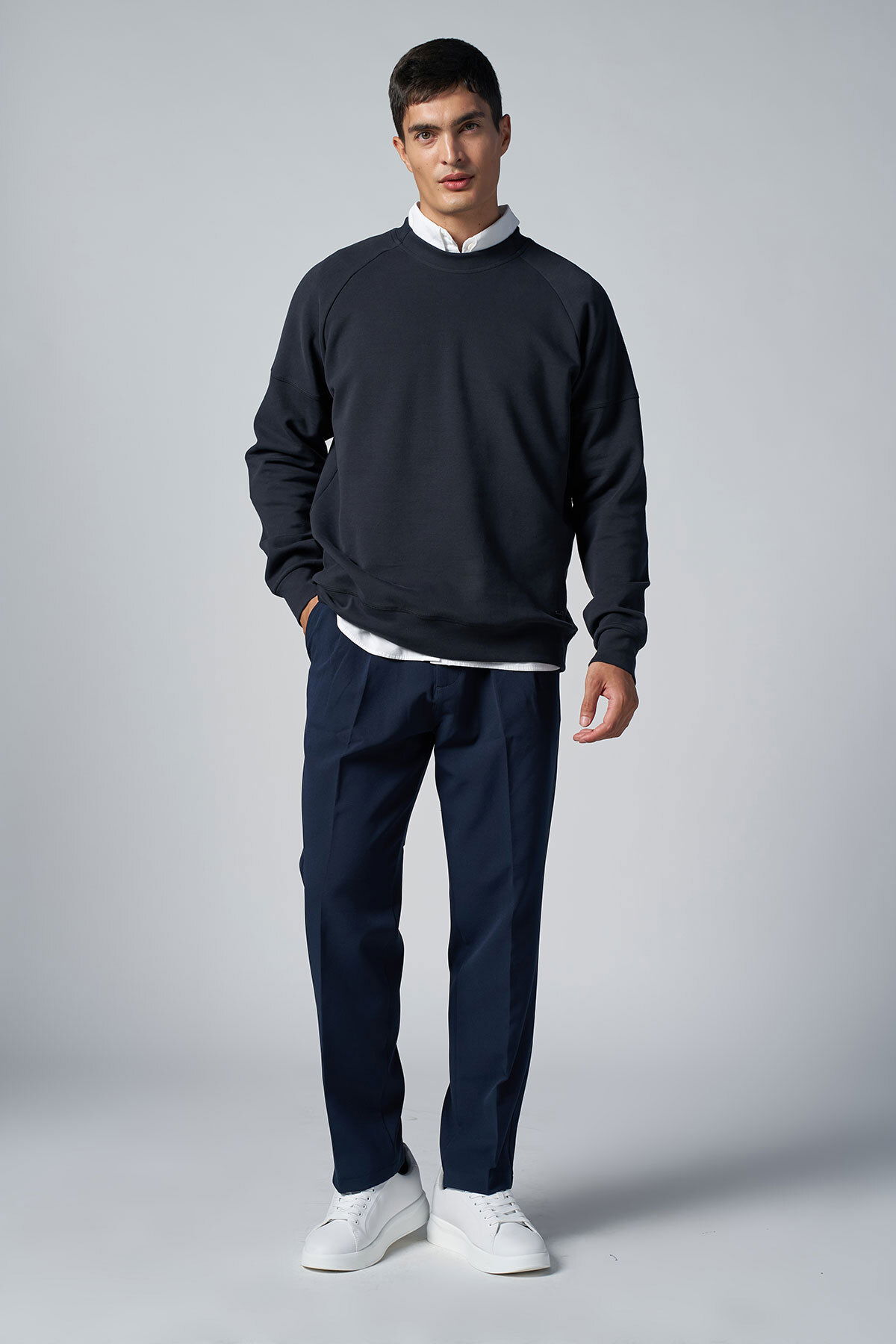 Erkek Koyu Lacivert Bisiklet Yaka Fırçalı Yumusak Dokulu Sweatshırt |4786 - BİLCEE (1)