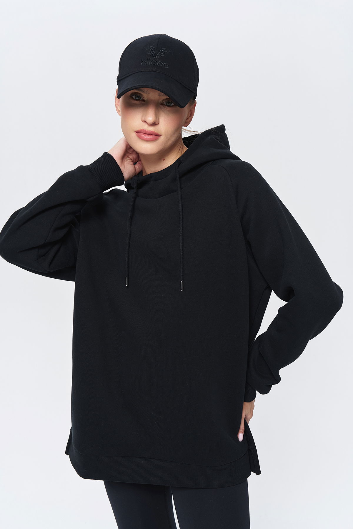 Kadın Siyah 3 İplik Şardonlu Fleece Yumuşak Fırçalı Kapişonlu Uzun Boy Oversize Sweatshirt | 9804 - BİLCEE