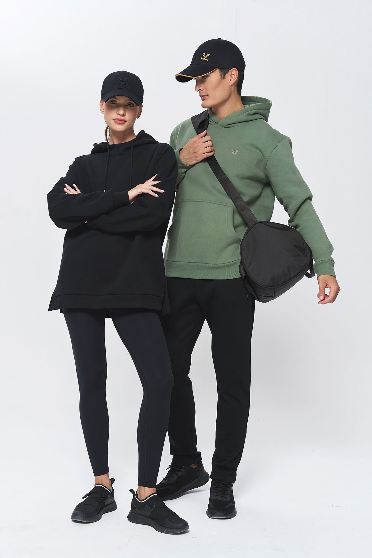 Kadın Siyah 3 İplik Şardonlu Fleece Yumuşak Fırçalı Kapişonlu Uzun Boy Oversize Sweatshirt | 9804 - BİLCEE (1)