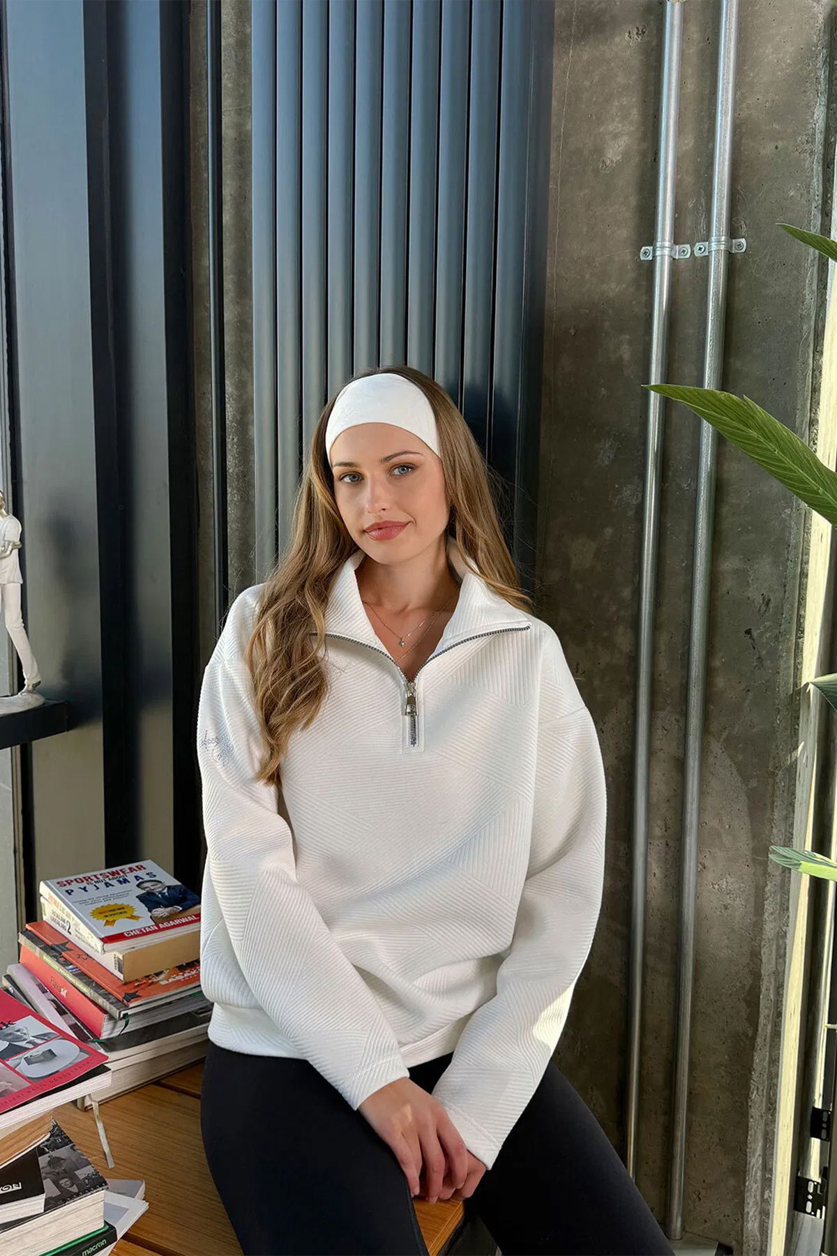 Kadın Beyaz Fashion Yarım Fermuarlı Sweatshırt| 4561 - BİLCEE