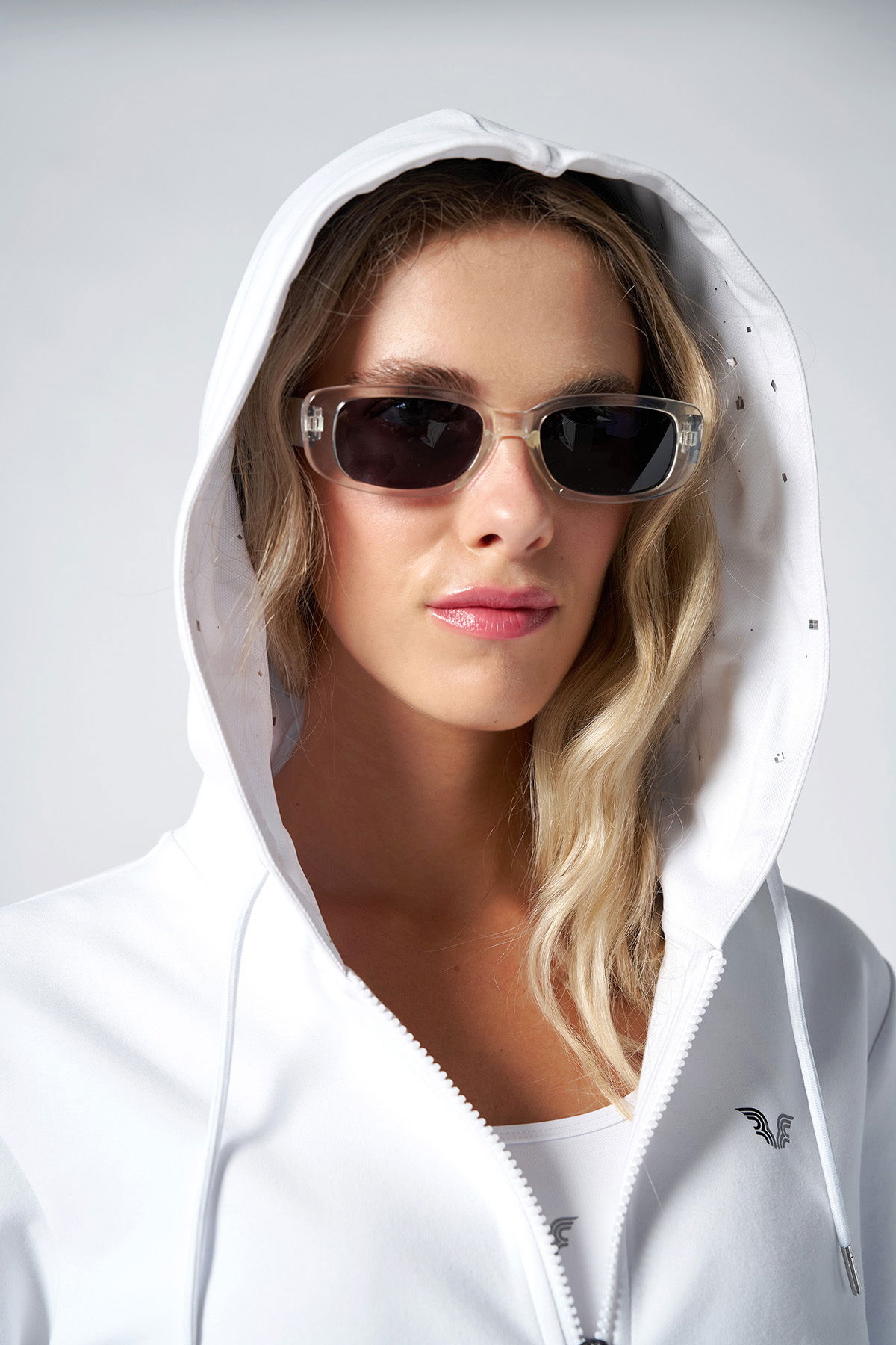 Kadın Beyaz Fashion Yumuşak Dokulu Fırçalı Kapüşonlu Eşofman Takım 4037 - BİLCEE (1)