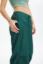 Kadın Yeşil Dokuma Paraşüt Kargo Cepli Bol Paça Pantolon 0831 - 4