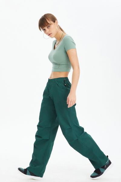 Kadın Yeşil Dokuma Paraşüt Kargo Cepli Bol Paça Pantolon 0831 