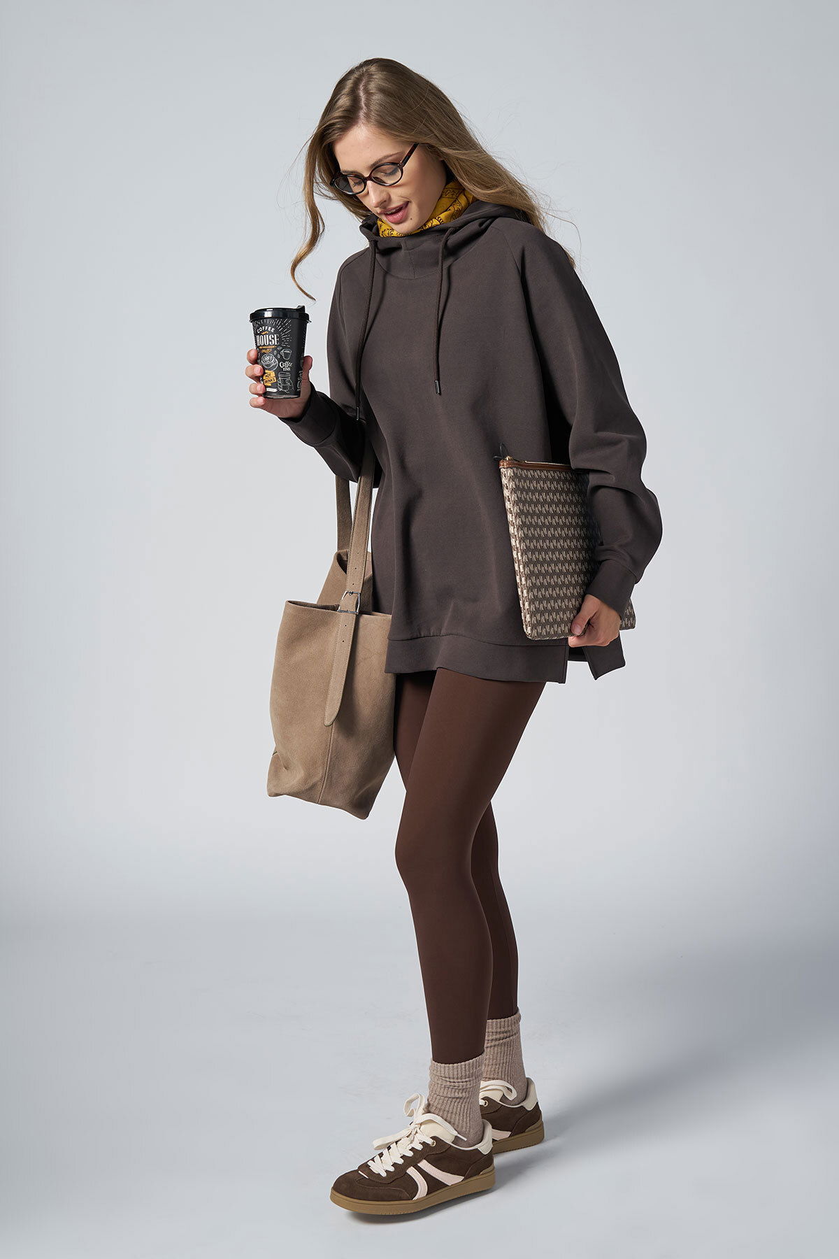  Kadın Kahverengi Fırçalı Yumuşak Dokulu Kapişonlu Uzun Boy Owersize Sweatshırt |4785 - BİLCEE (1)