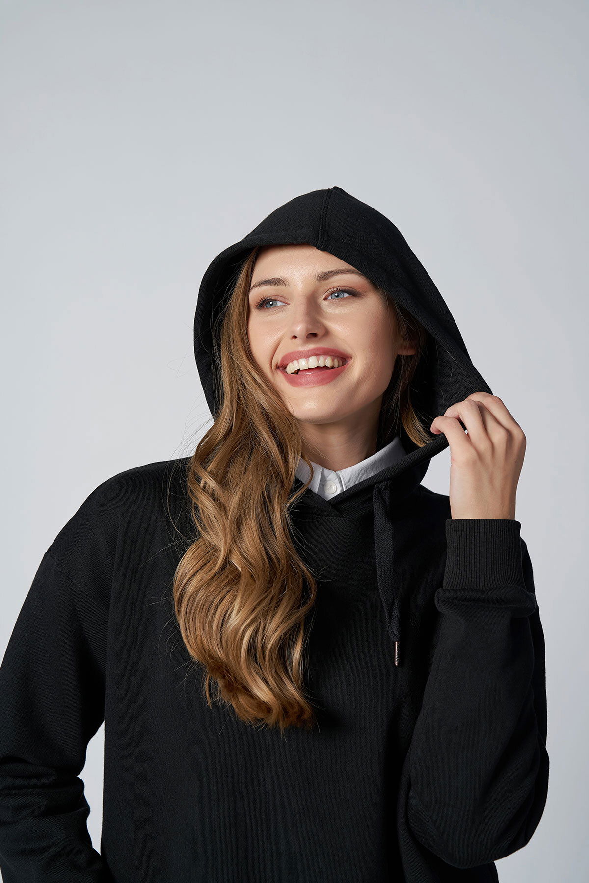 Siyah Kadın Kapüşonlu Kanguru Cepli Pamuklu Spor Düz Sweatshirt | 8785 - BİLCEE (1)