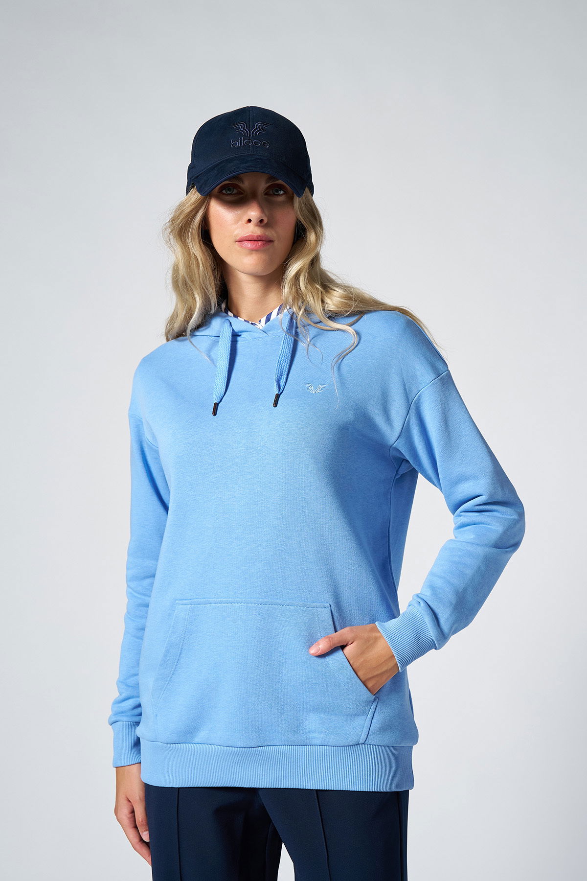Mavi Kadın Kapüşonlu Kanguru Cepli Pamuklu Spor Düz Sweatshirt | 8785 - BİLCEE (1)