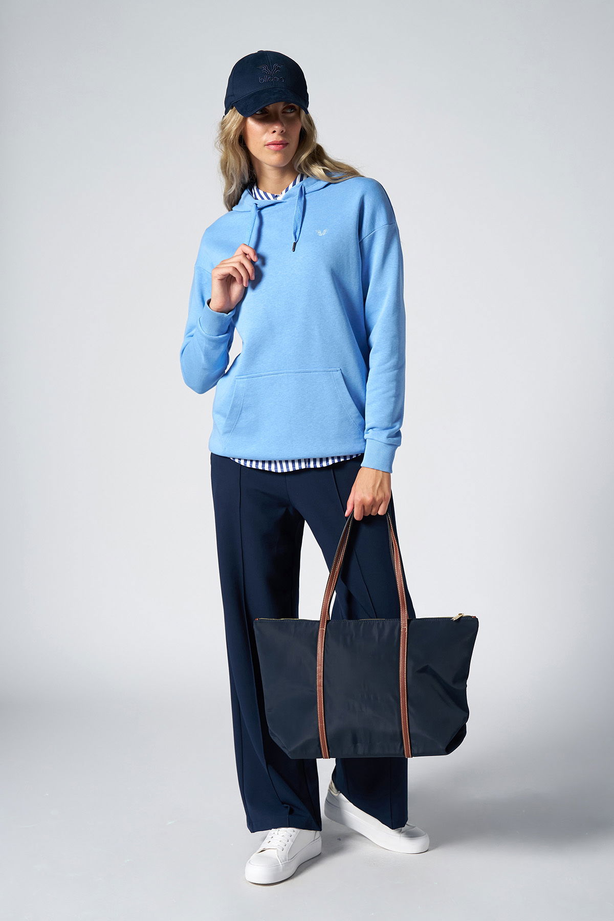 Mavi Kadın Kapüşonlu Kanguru Cepli Pamuklu Spor Düz Sweatshirt | 8785 - BİLCEE