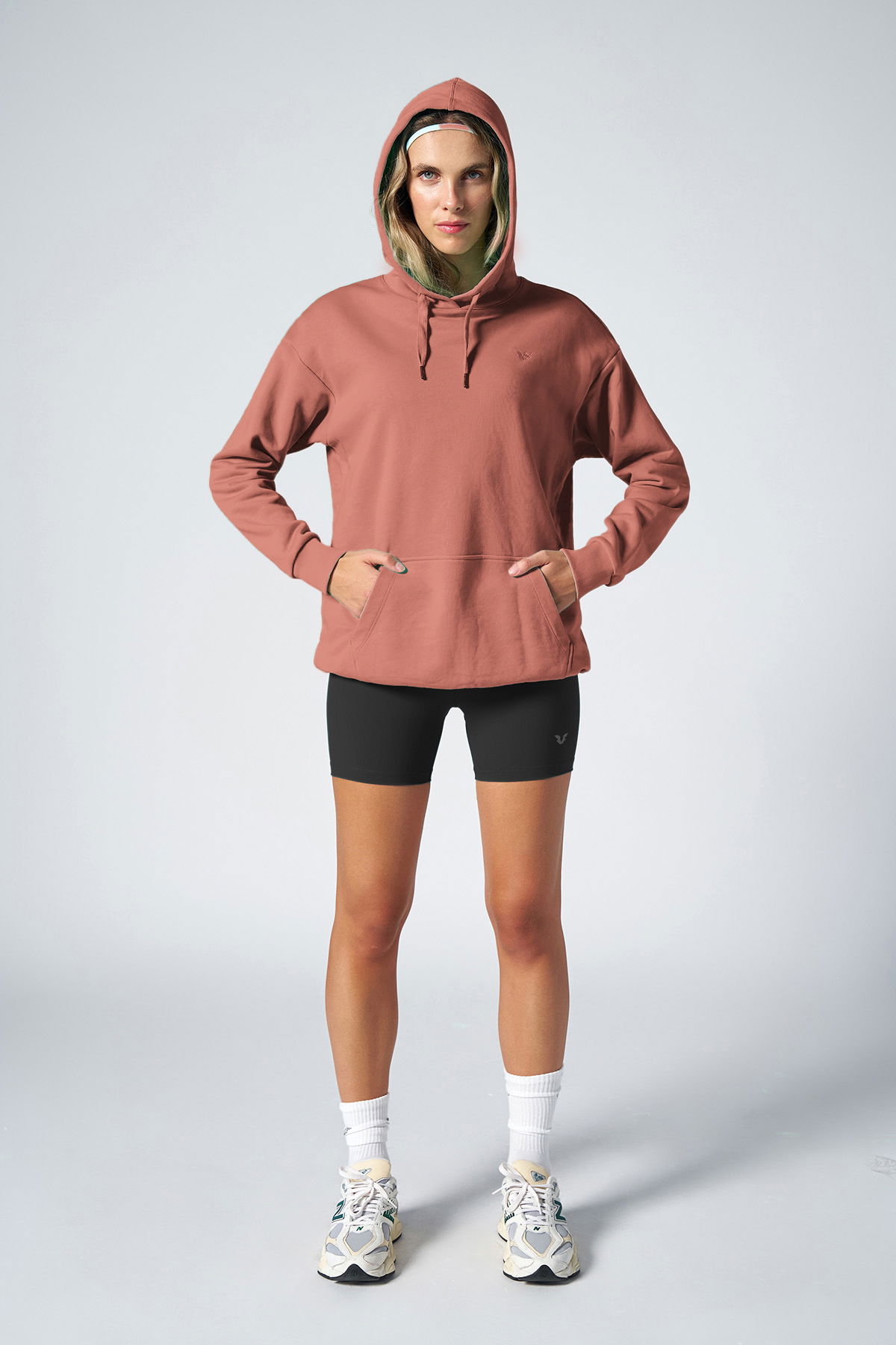 Pudra Pembe Kadın Kapüşonlu Kanguru Cepli Pamuklu Spor Düz Sweatshirt | 8785 - BİLCEE (1)