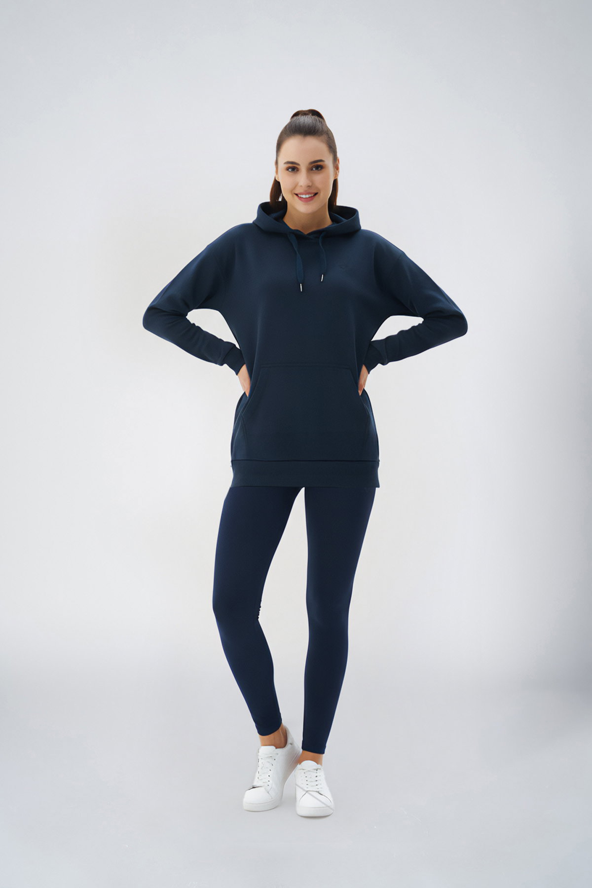 Kadın Lacivert Kapüşonlu Kanguru Cepli Pamuklu Spor Düz Sweatshirt | 8785 - BİLCEE