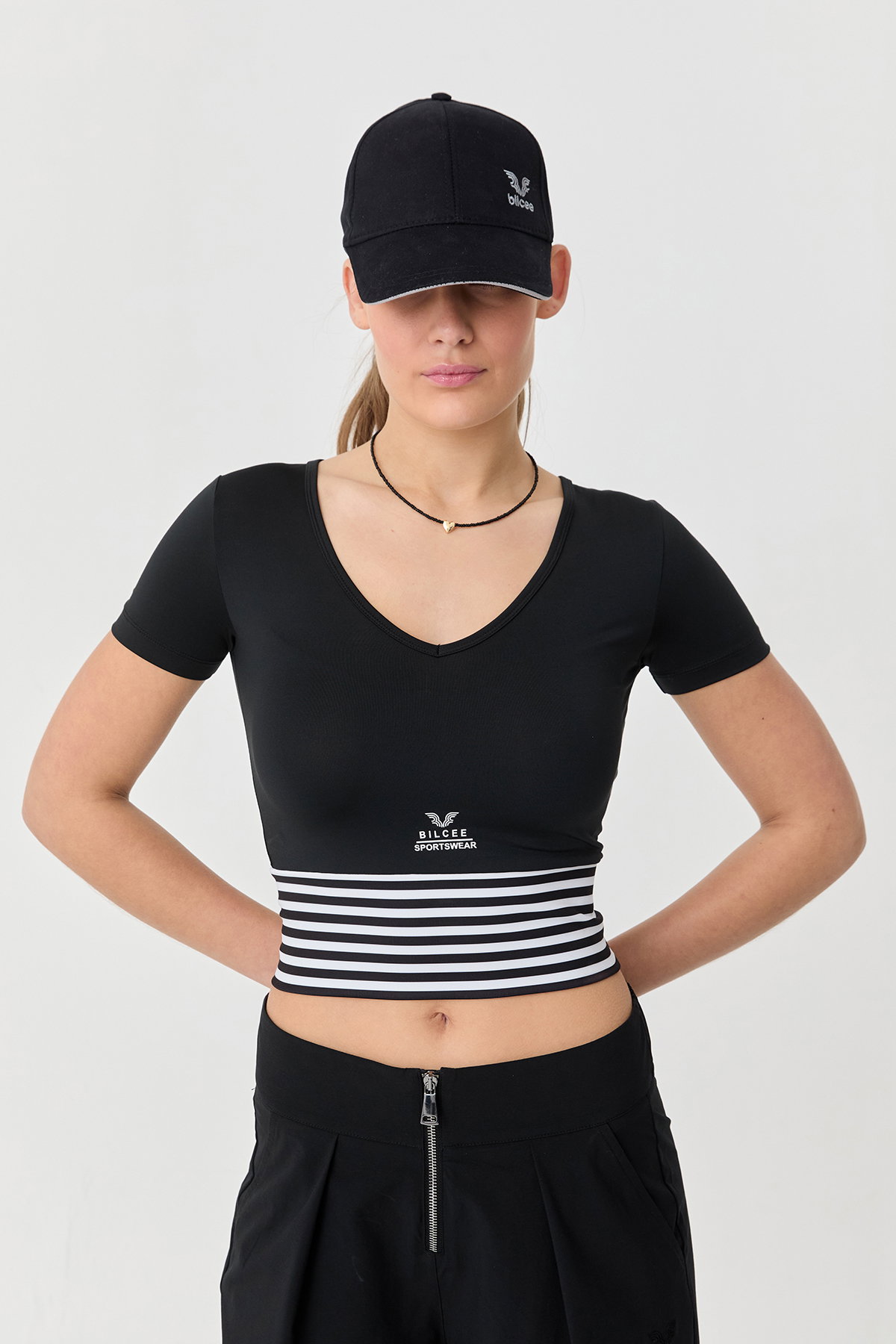 Kadın Siyah Kısa Kollu Desenli Spor Crop Body | 0077 - BİLCEE (1)