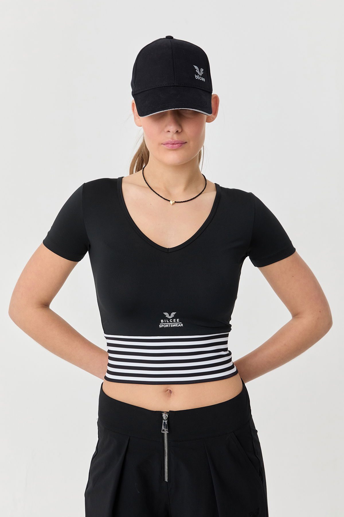 Kadın Siyah Kısa Kollu Desenli Spor Crop Body | 0077 - BİLCEE (1)