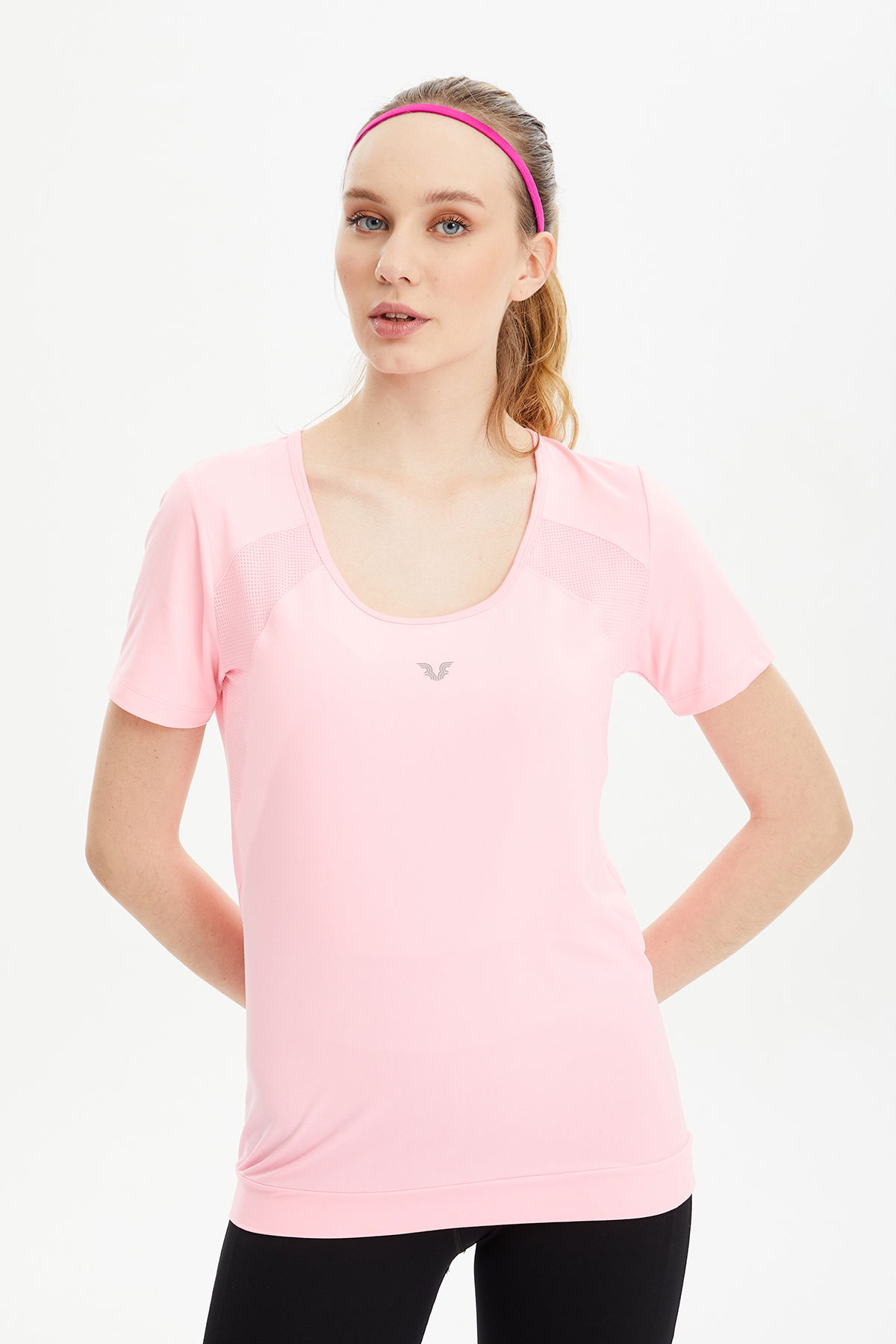 Kadın Pembe Kısa Kollu Sırt Detaylı Yumuşak Dokulu Performans Spor Tişört 0715 - BİLCEE