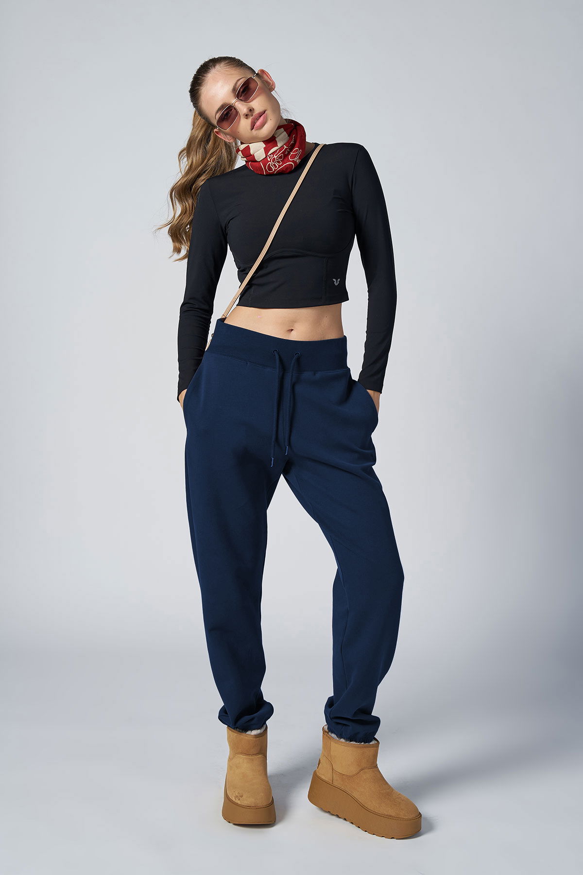 Kadın Lacivert Fırçalı Yumuşak Dokulu Lastikli Paça Yüksek Belli Eşofman Altı | 4784 - BİLCEE (1)