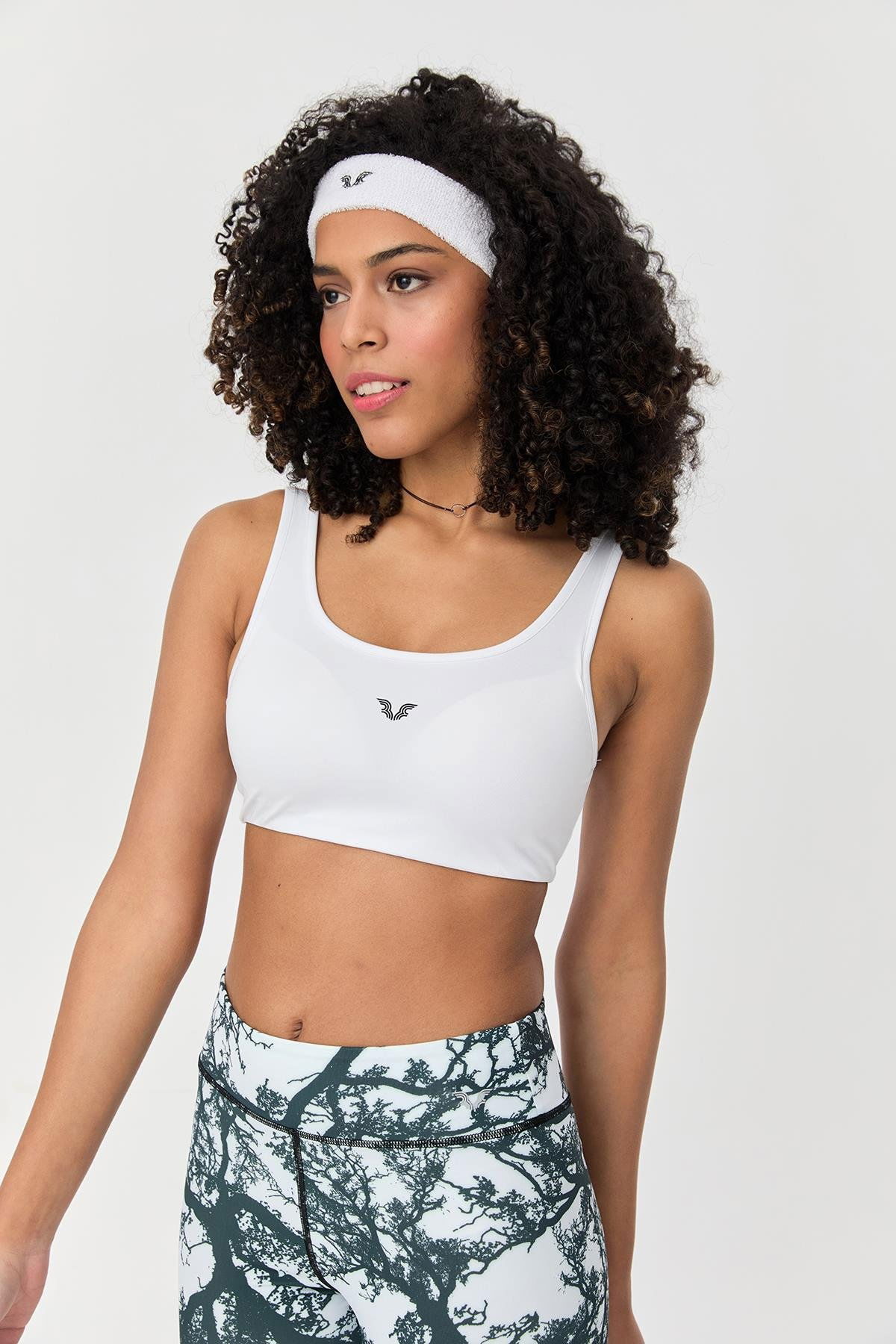 Kadın Beyaz Likralı Pedli Spor Crop Toparlayıcı Bra Sporcu Sütyeni Büstiyer | 0819 - BİLCEE (1)