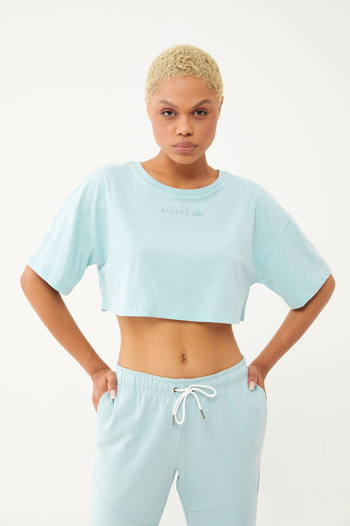 Kadın Nil Yeşili Organik Pamuklu Oversize Crop Kısa Kollu Spor Tişört | 0763 - BİLCEE