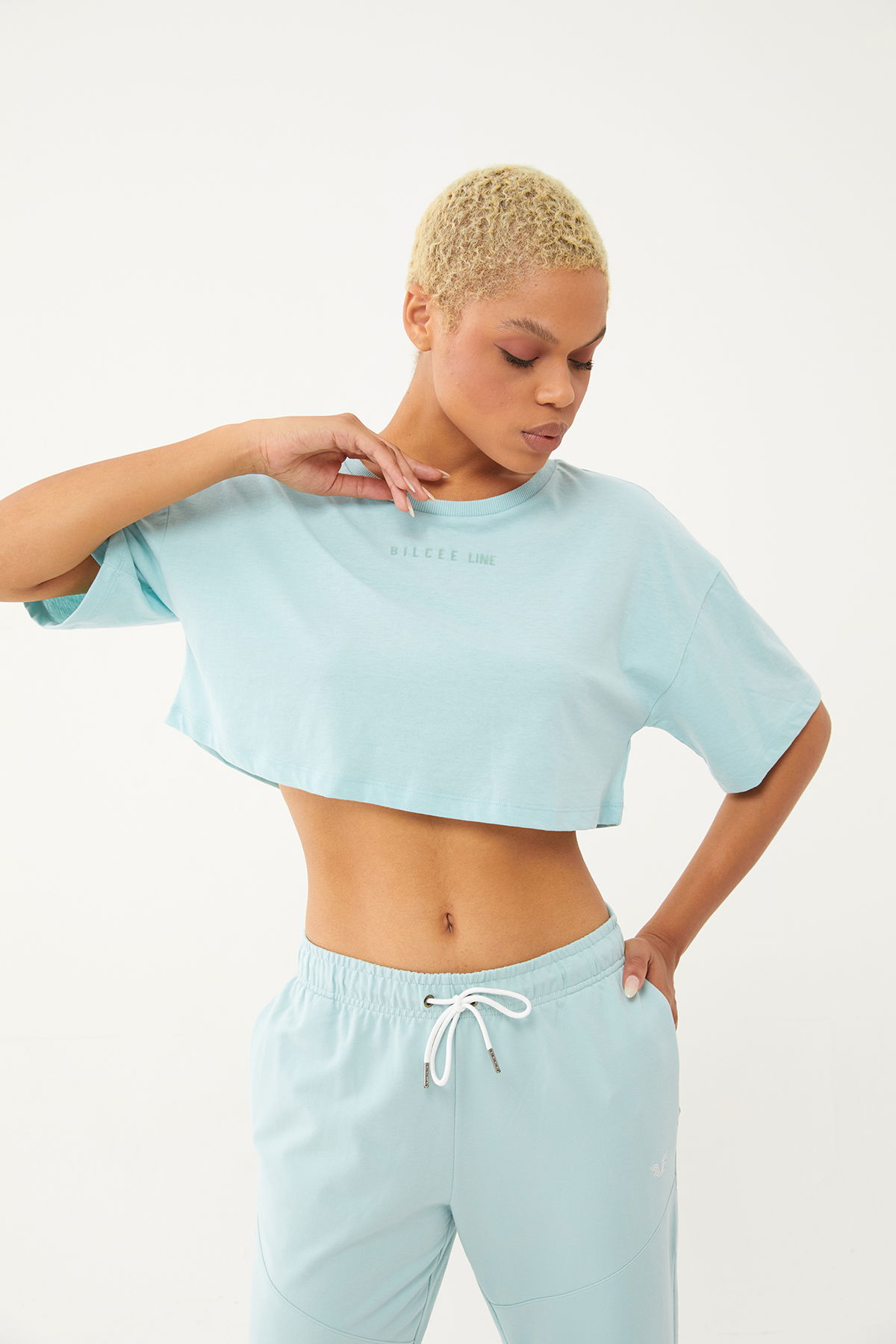 Kadın Nil Yeşili Organik Pamuklu Oversize Crop Kısa Kollu Spor Tişört | 0763 - BİLCEE (1)