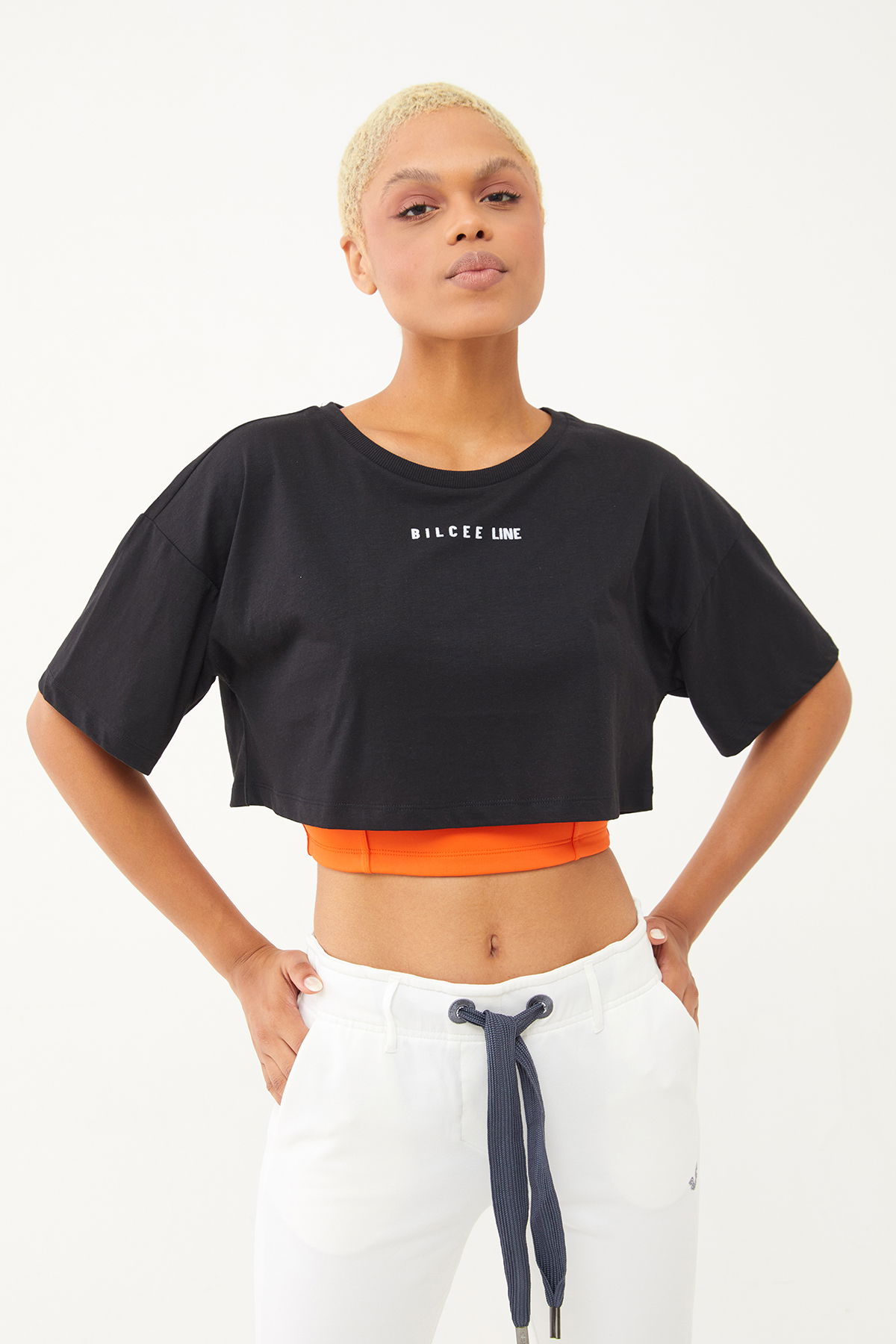Kadın Siyah Organik Pamuklu Oversize Crop Kısa Kollu Spor Tişört | 0763 - BİLCEE