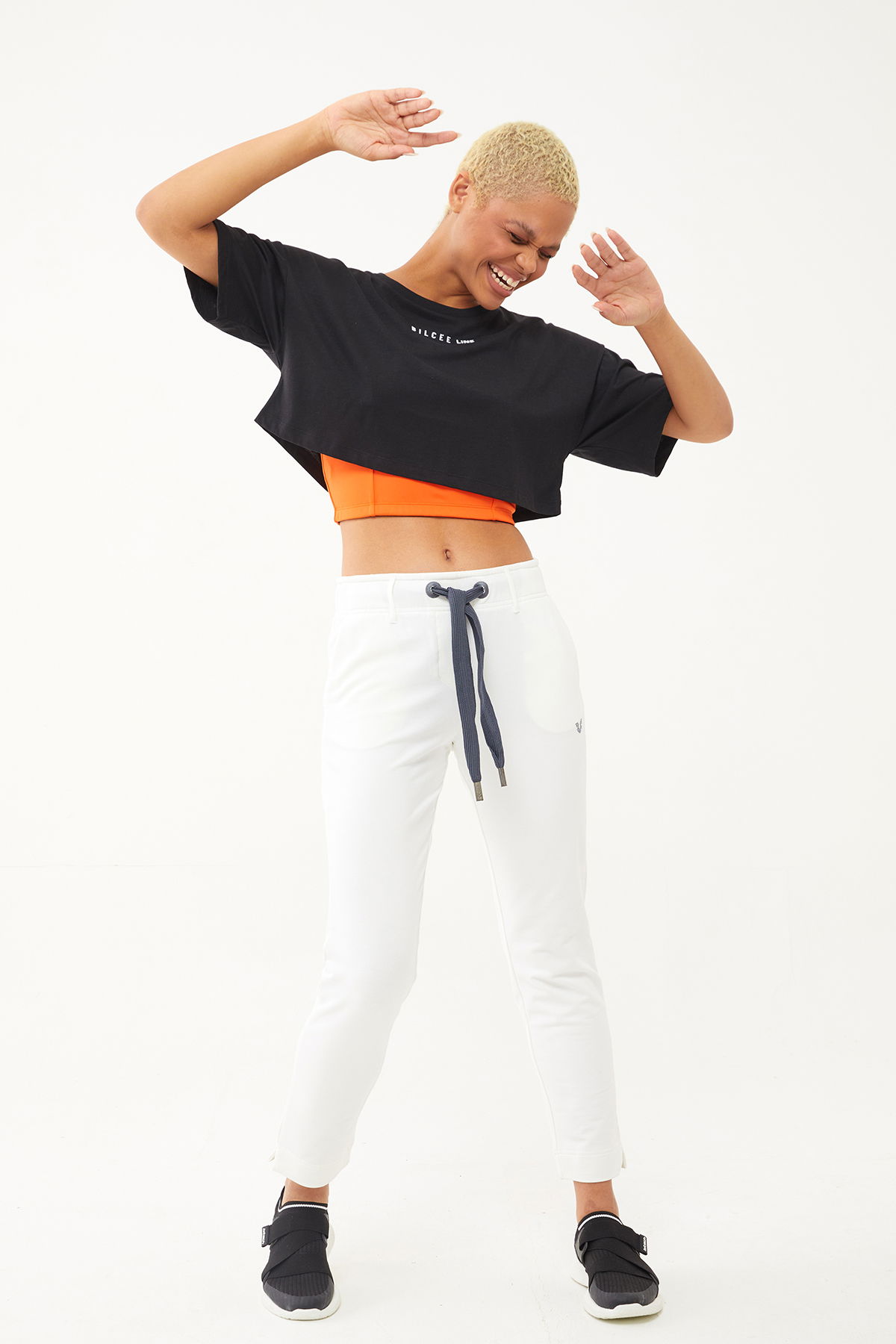 Kadın Siyah Organik Pamuklu Oversize Crop Kısa Kollu Spor Tişört | 0763 - BİLCEE (1)