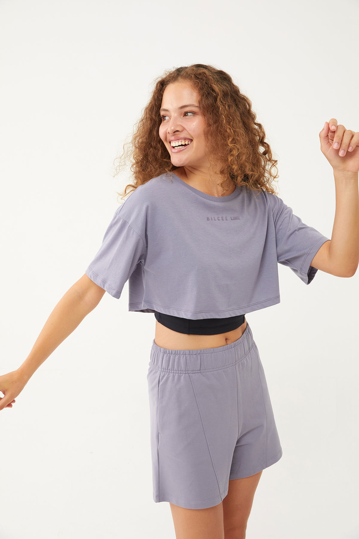 Kadın Açık Granit Organik Pamuklu Oversize Crop Kısa Kollu Spor Tişört | 0763 - BİLCEE (1)