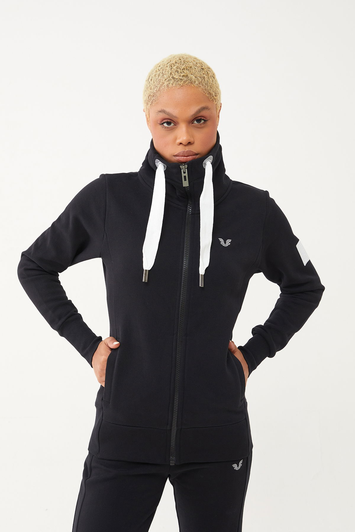 Kadın Siyah Organik Pamuklu İçi Tüylü Dik Yaka Spor Eşofman Üstü | 0729 - BİLCEE