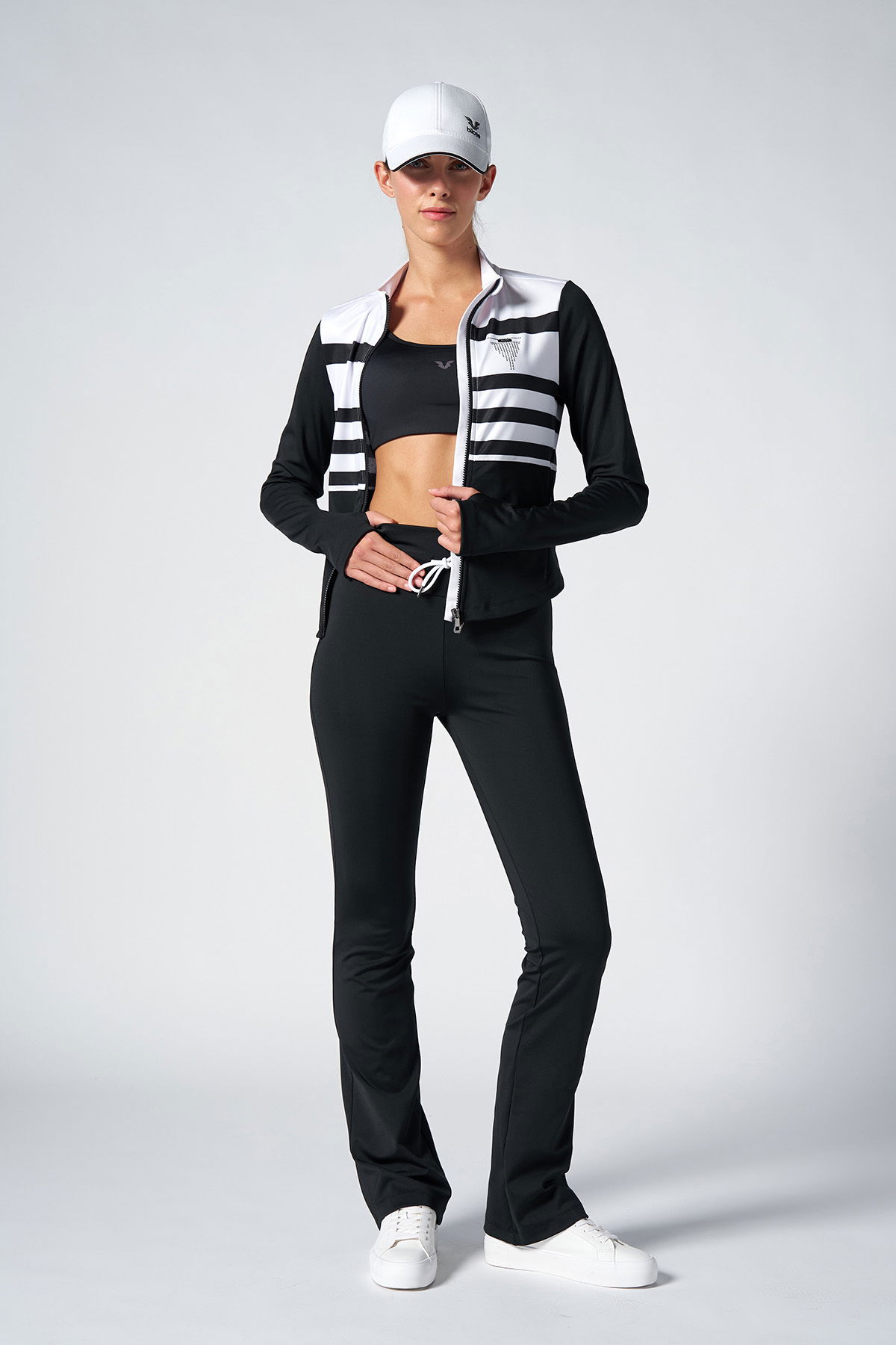 Kadın Siyah Fashion Define Ceketli Flare Pantolonlu Eşofman Takım| 4787 - BİLCEE (1)