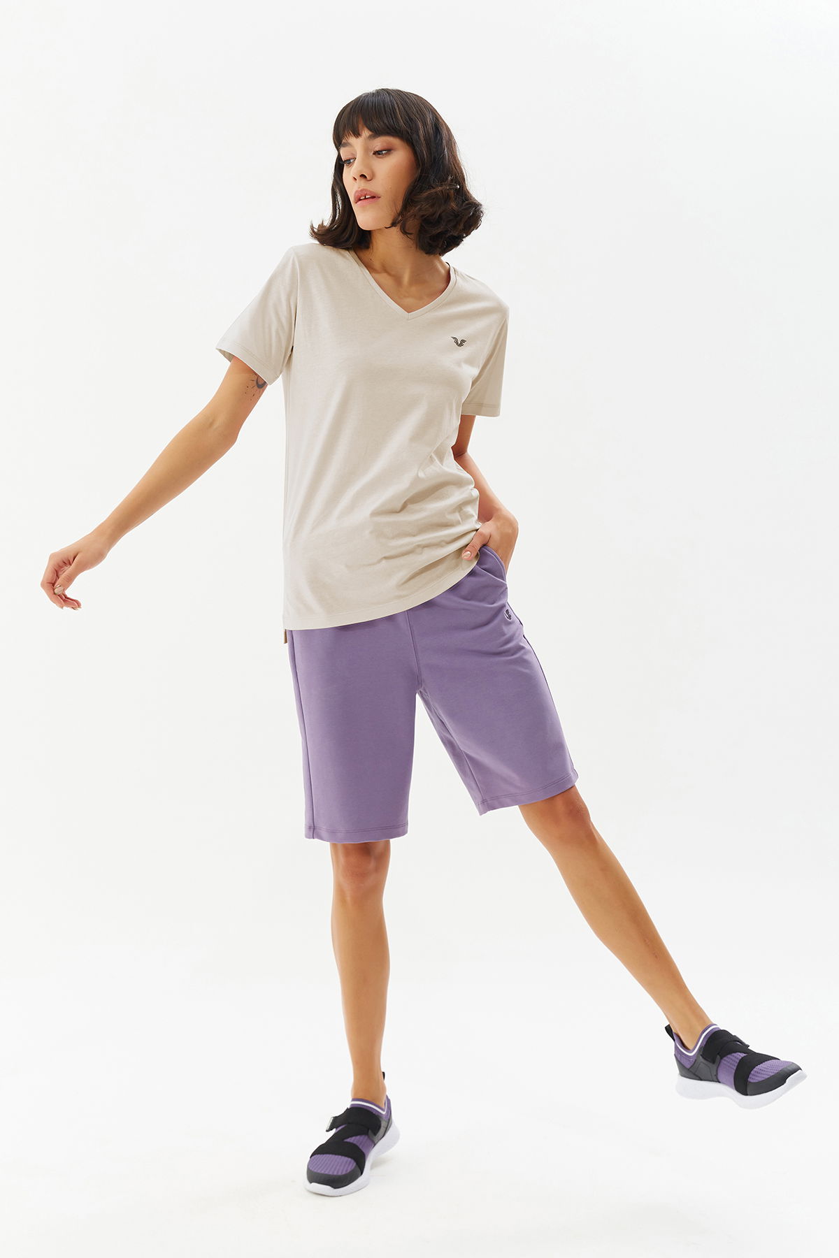 Kadın Krem V Yaka Basıc Kısa Kol Tişört | 0101 - BİLCEE (1)