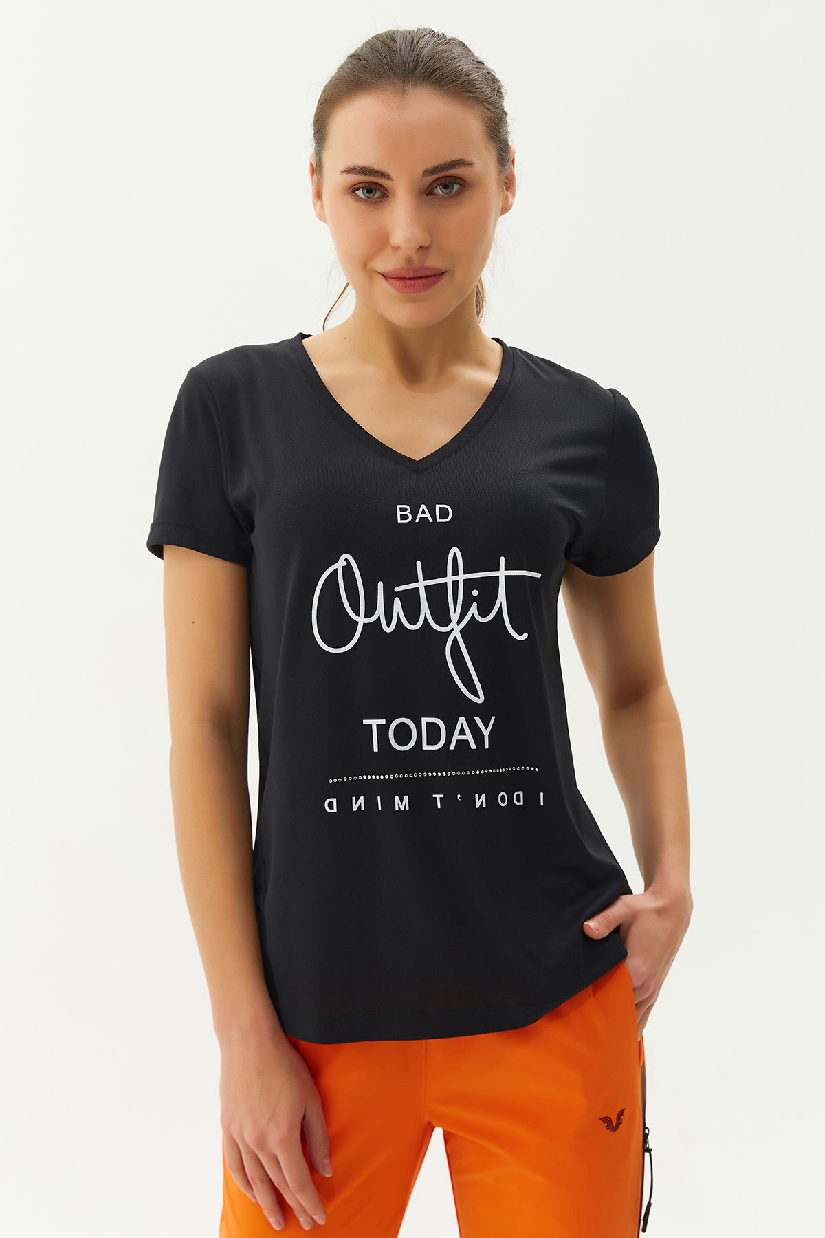 Kadın Baskılı Siyah V Yaka Tişört | 3533 - BİLCEE (1)