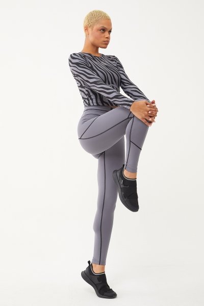 Kadın Açık Gri Zebra Yumuşak Dokulu Sporcu Uzun Kol Crop Performans Body 1672