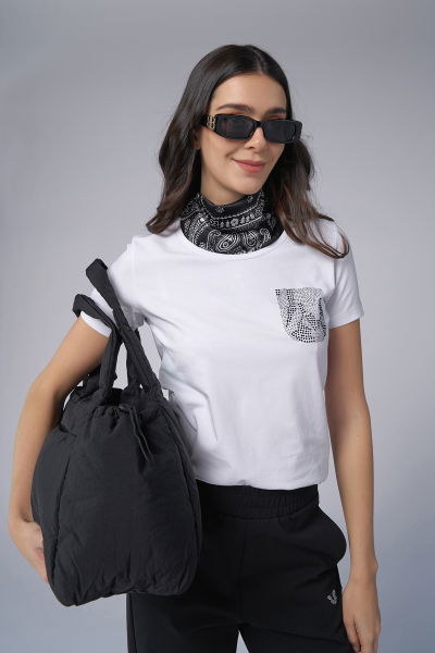 Kadın Beyaz Cep Taş Baskılı Tişört | 4077 