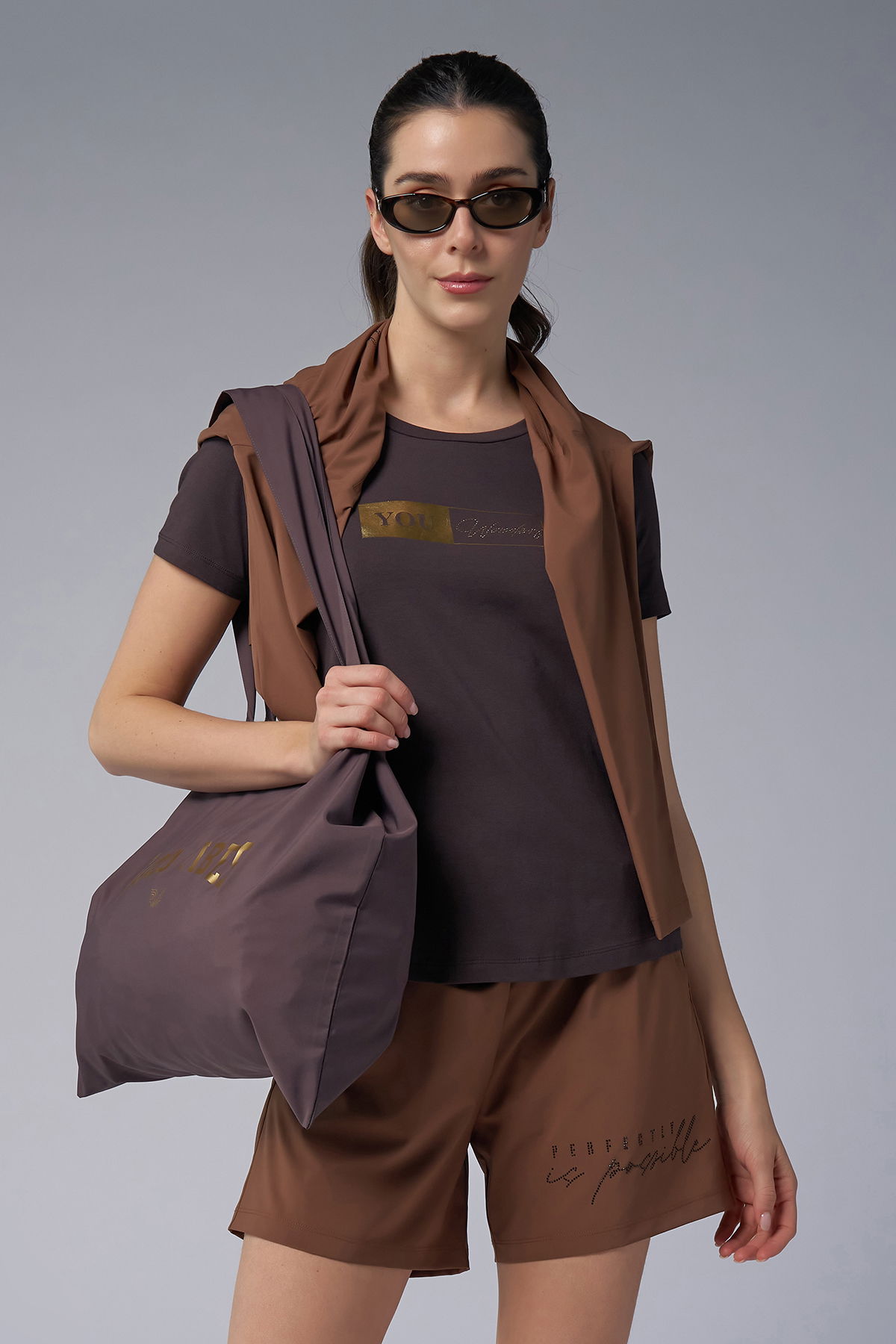 Kadın Kahverengi Önü Baskılı ve Taşlı Tişört | 4069 - BİLCEE