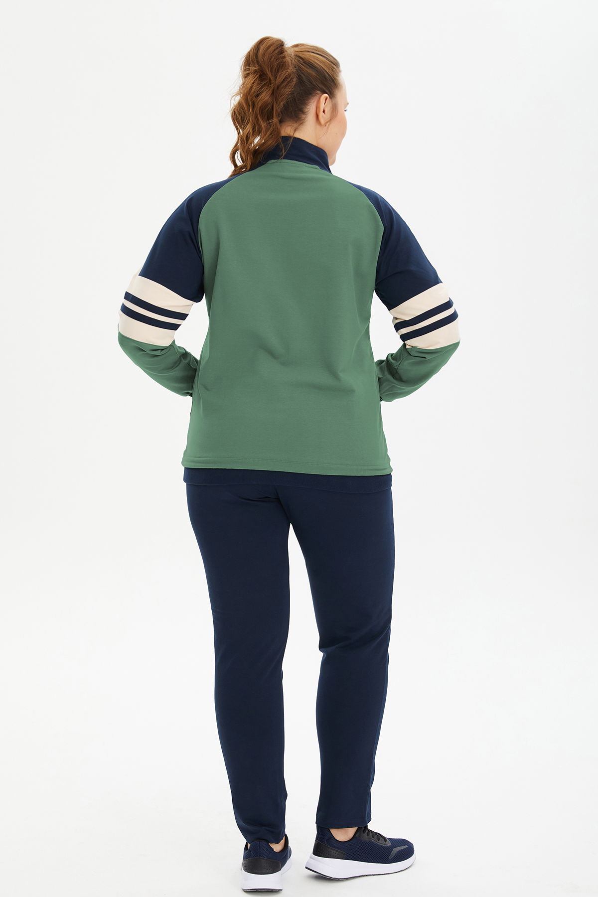 Kadın Yeşil Büyük Beden Dik Yakalı Baskı Detaylı Pamuklu Eşofman Takımı 0797 - BİLCEE (1)